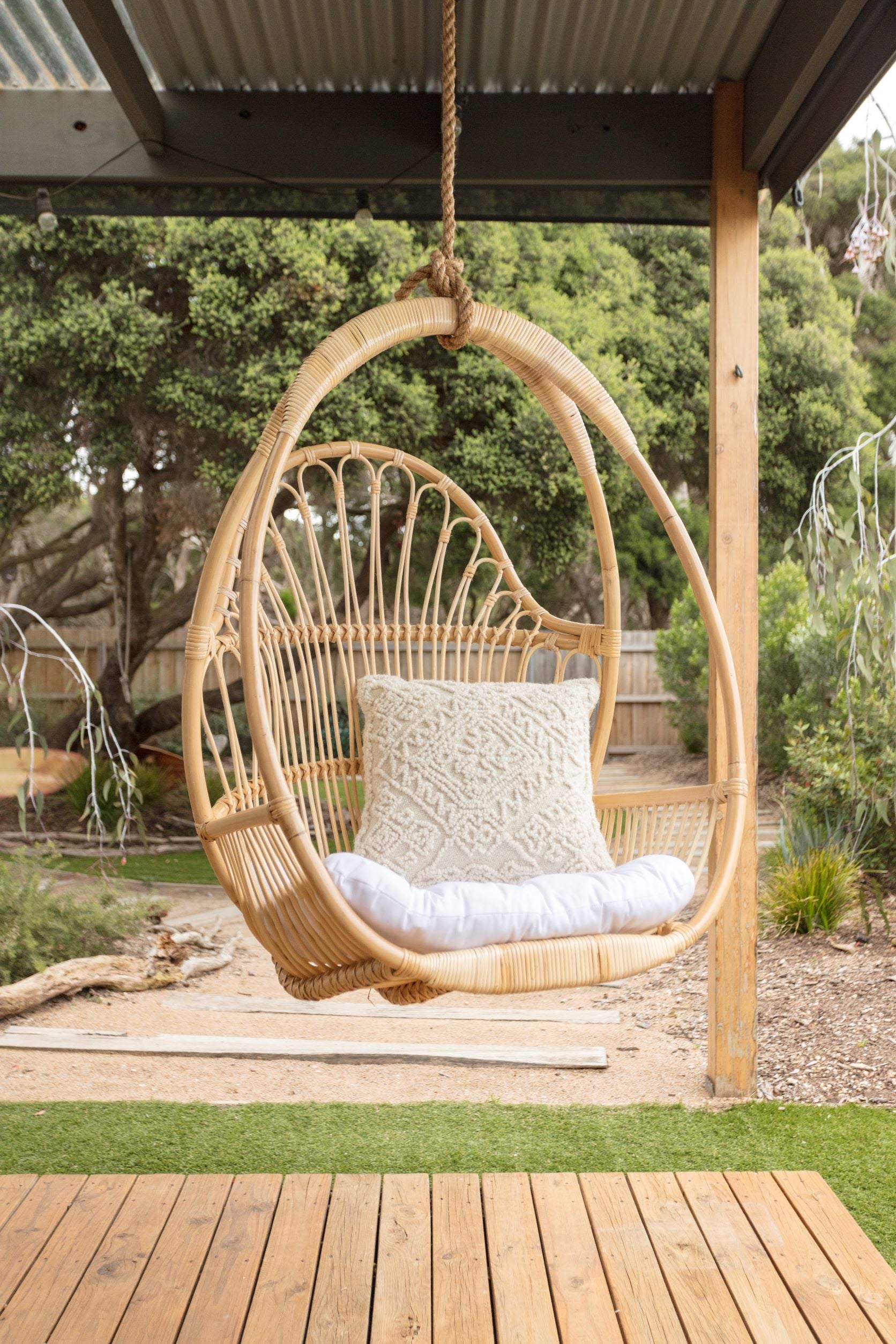 HARLO HANGING CHAIR – Nest Collective