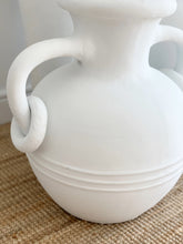 Load image into Gallery viewer, CLARA URN